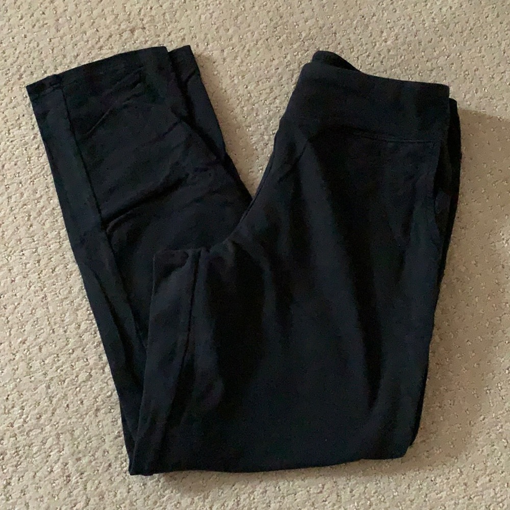 Black leggings.